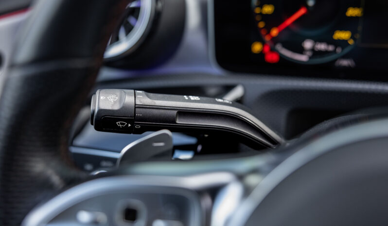 
								Mercedes Benz Cla 200 completo									