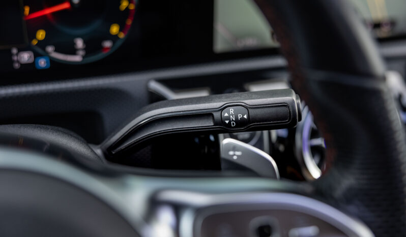 
								Mercedes Benz Cla 200 completo									