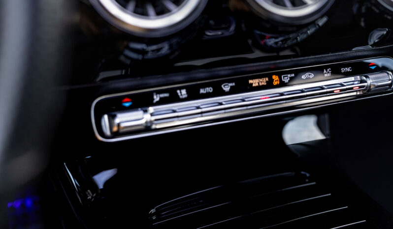 
								Mercedes Benz Cla 200 completo									