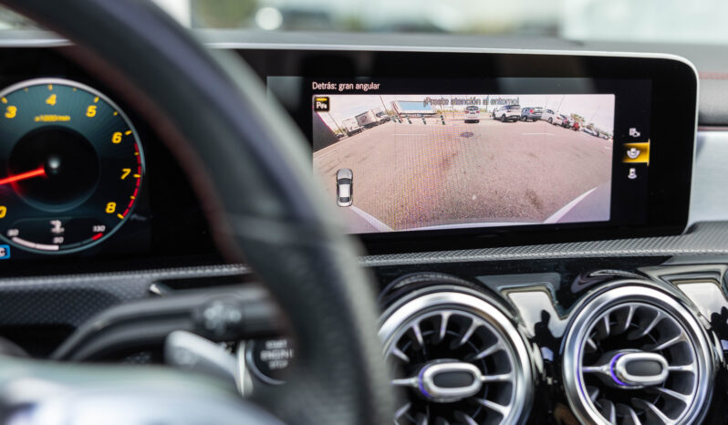 
								Mercedes Benz Cla 200 completo									