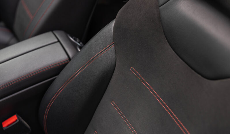 
								Mercedes Benz Cla 200 completo									