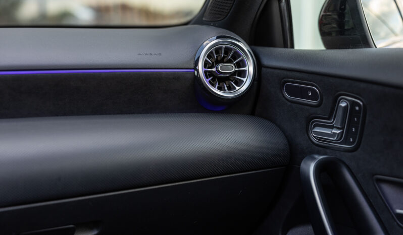 
								Mercedes  Benz A 250e completo									