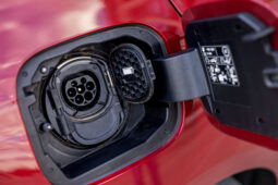 
										Mercedes  Benz A 250e completo									