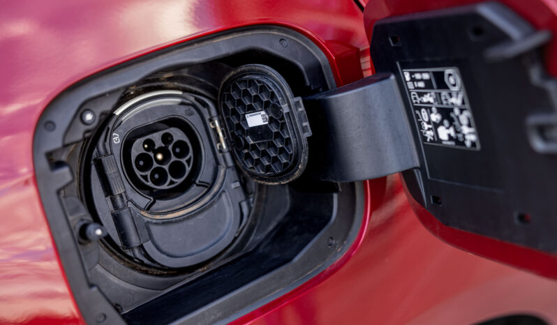 
								Mercedes  Benz A 250e completo									