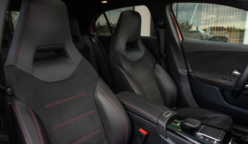 
								Mercedes  Benz A 250e completo									