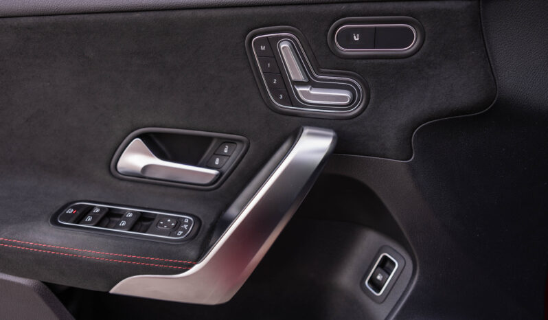 
								Mercedes  Benz A 250e completo									