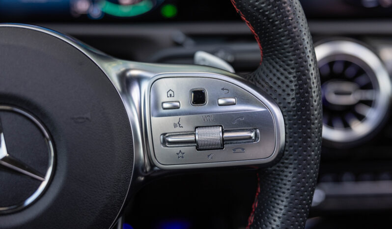 
								Mercedes  Benz A 250e completo									