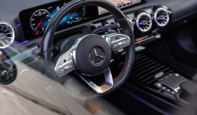 
								Mercedes  Benz A 250e completo									